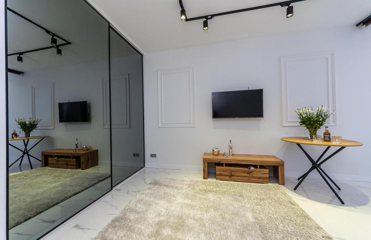 Fashionable Apartments. Smartplaza Metro Minskaya. Obolon كييف المظهر الخارجي الصورة